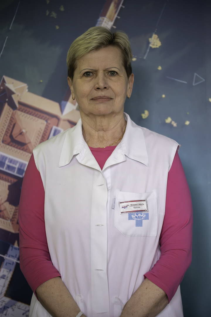 Dr. Rizsavi Márta